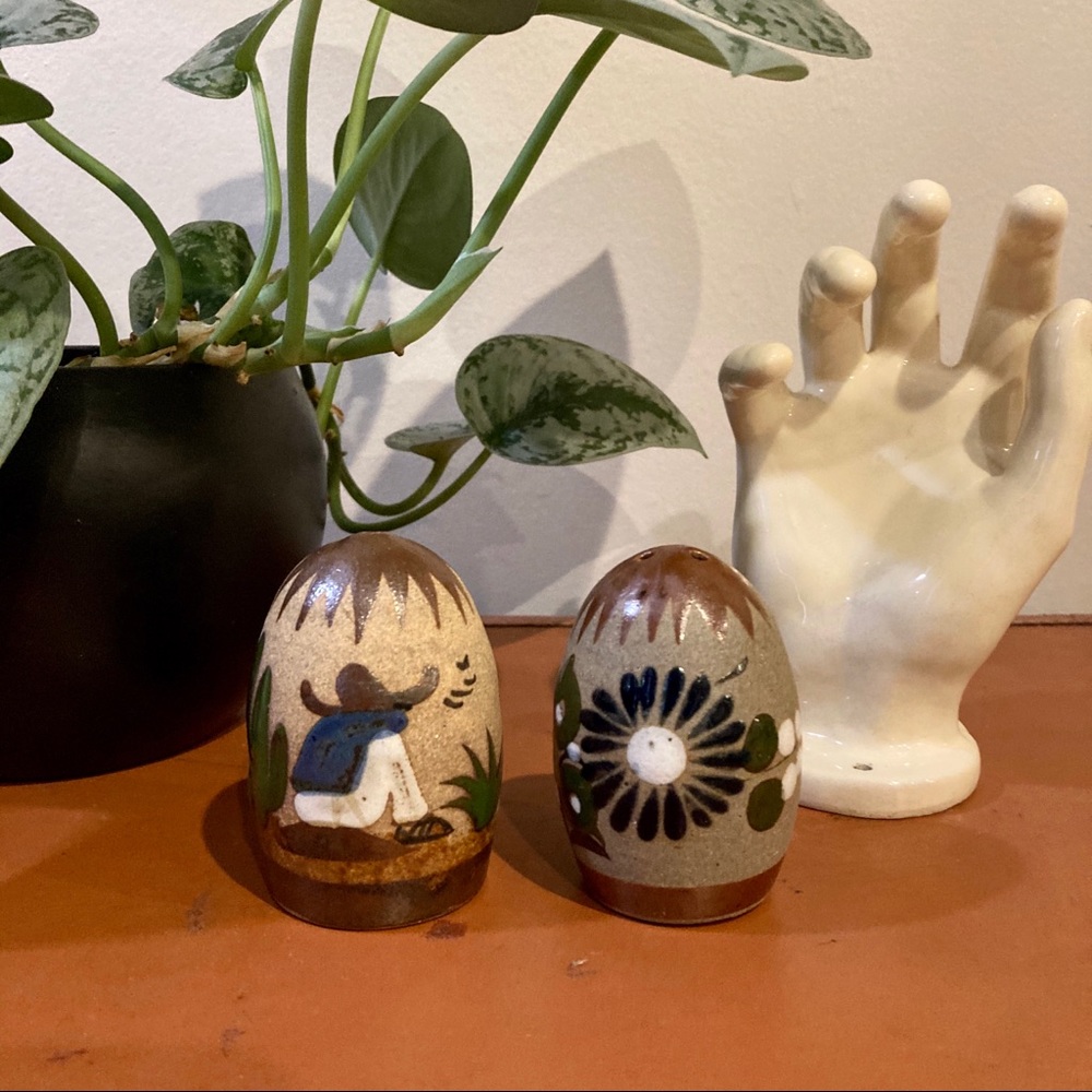 Vintage Ceramic Made in Mexico Pottery Salt and Pepper Shakers Cactus South West - Picture 1 of 9